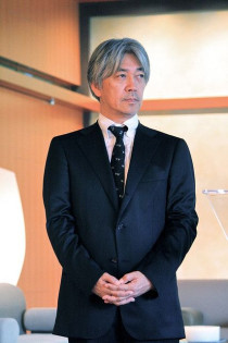 프랑스 공화국 문화성으로부터 예술 문화 훈장 오피셰를 수훈