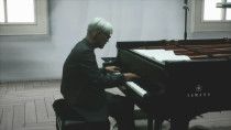 Ryuichi Sakamoto : Playing the Piano 12122020
