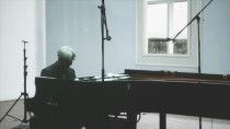 Ryuichi Sakamoto : Playing the Piano 12122020