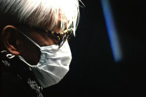 라이브 전달 1곡째.마스크 벗는 것을 잊고 연주!