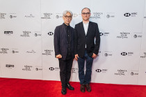 뉴욕 트라이베카 영화제에서 열린 다큐멘터리 영화 『Ryuichi Sakamoto: CODA』의 프리미어 상영회에서 스티븐 노무라 시블 감독과 함께. Photo: ©Taiana Kiseleva 2018