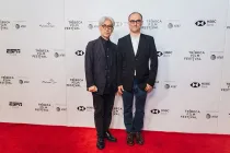 뉴욕 트라이베카 영화제에서 열린 다큐멘터리 영화 『Ryuichi Sakamoto: CODA』의 프리미어 상영회에서 스티븐 노무라 시블 감독과 함께. Photo: ©Taiana Kiseleva 2018