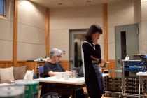 2010年8月、芸森スタジオにて撮影（写真：小浪次郎）