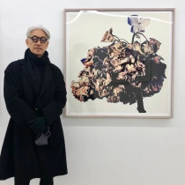 2020年「WITHRED FLOWERS」の個展にて（c）tajima kazunali